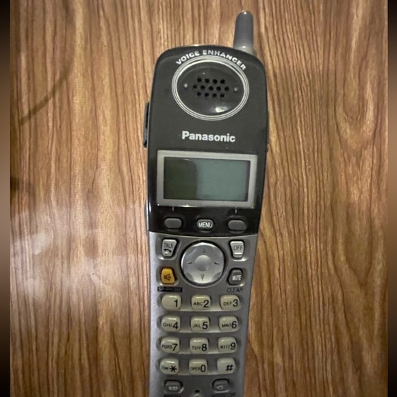 EUC Panasonic Digital House Phone Built In answering machine Model# KX-TG5432 - Picture 8 of 10